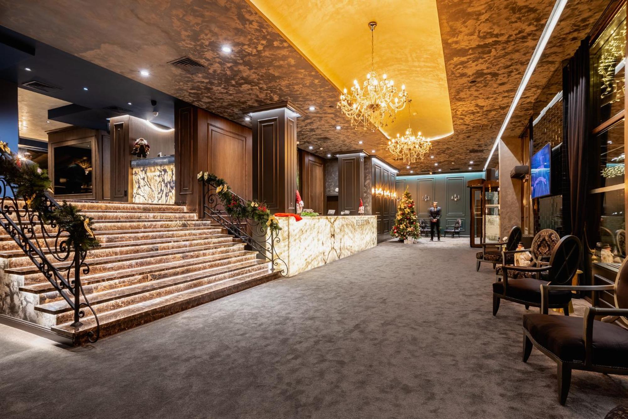 Premier Luxury Mountain Resort Bansko Exteriör bild The lobby of the hotel