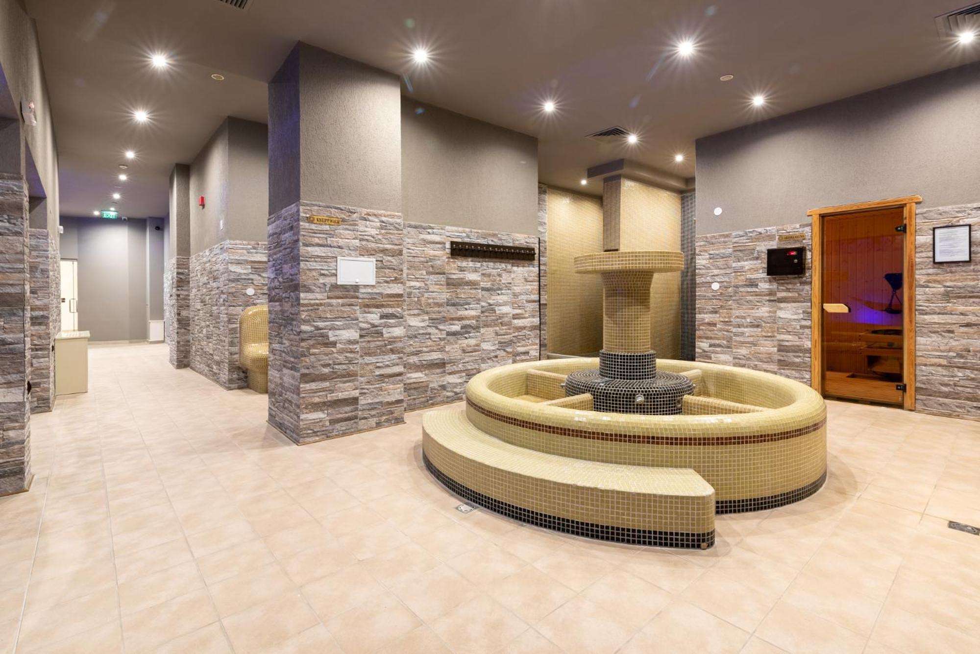 Premier Luxury Mountain Resort Bansko Exteriör bild The spa at the Hotel