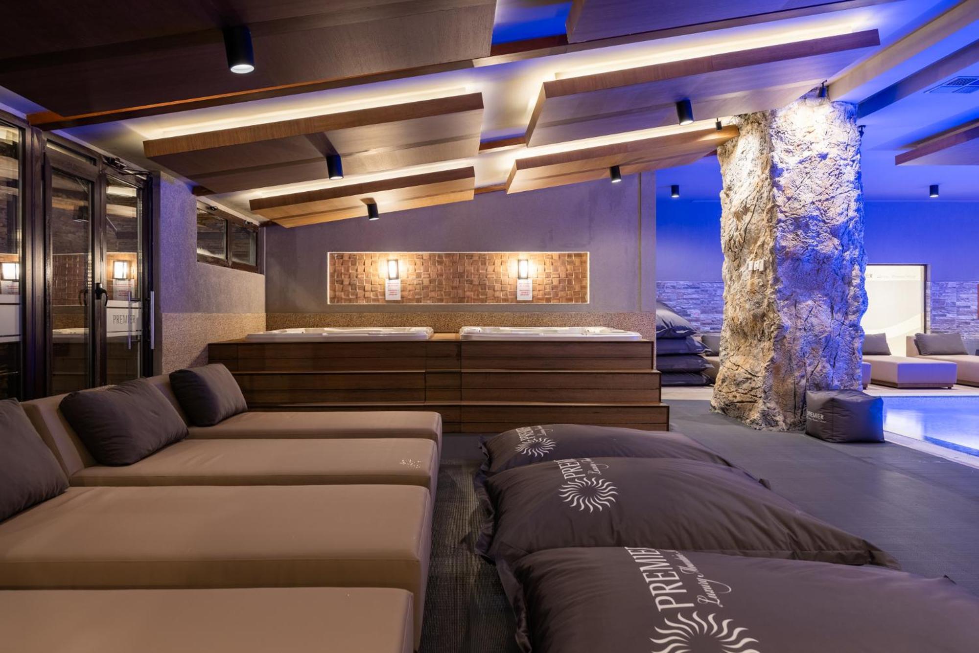 Premier Luxury Mountain Resort Bansko Exteriör bild The spa at the Hotel