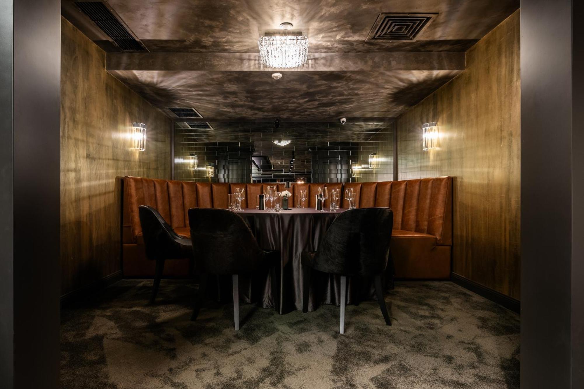 Premier Luxury Mountain Resort Bansko Exteriör bild The Mirror Room