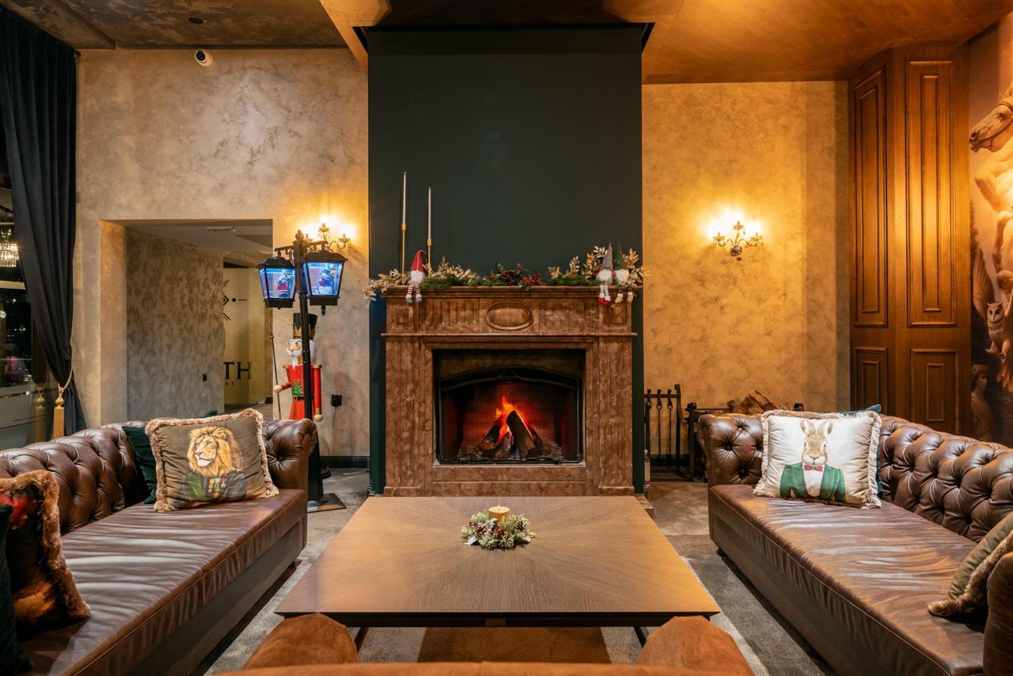 Premier Luxury Mountain Resort Bansko Exteriör bild The lobby of the hotel