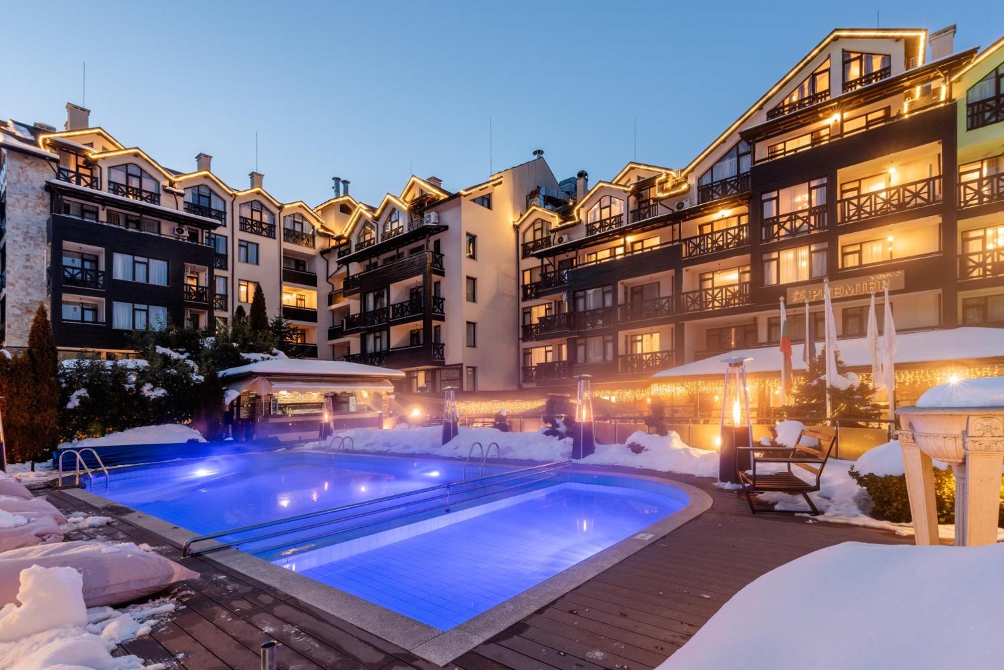 Premier Luxury Mountain Resort Bansko Exteriör bild The complex in 2016